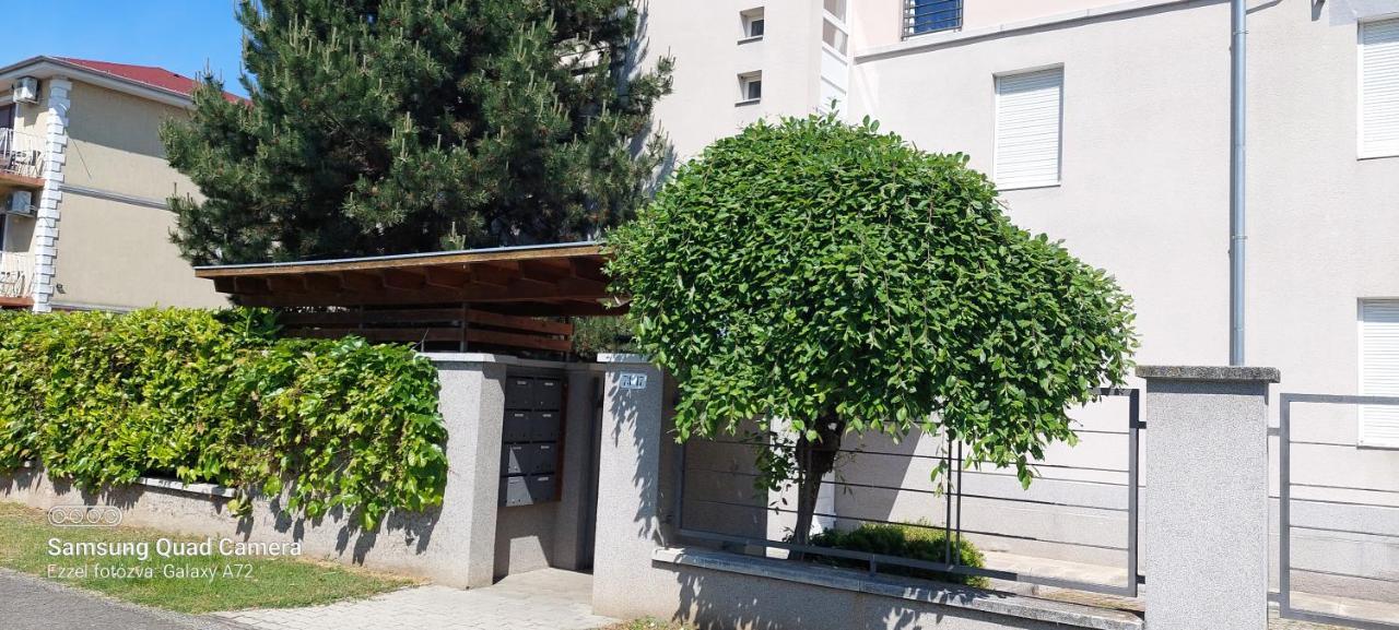 Apartamento Beszédes-lak, Aranypart Siófok Exterior foto